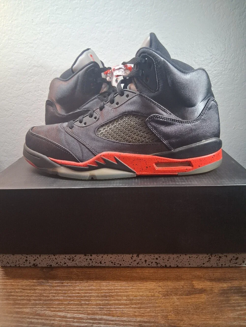 Jordan 5 Retro SATIN BRED